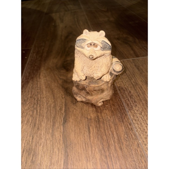 Stone Critters Other - vtg Stone Critter Raccoon Sitting On Tree Stump 1F